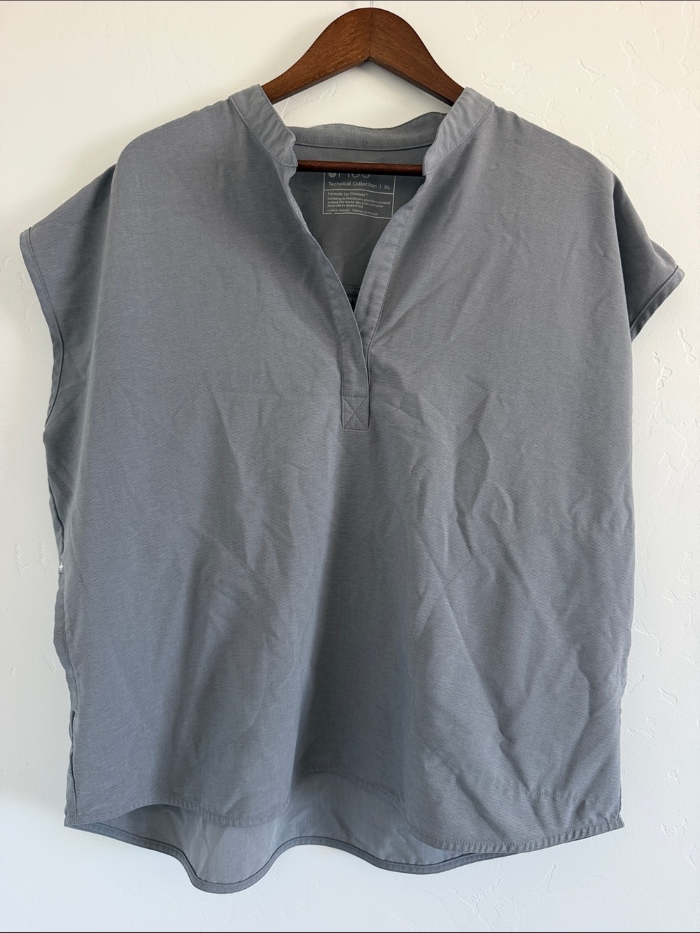 FIGS Rafaela Oversized Scrub Top Women’s XL Gray Technical Collection V Neck